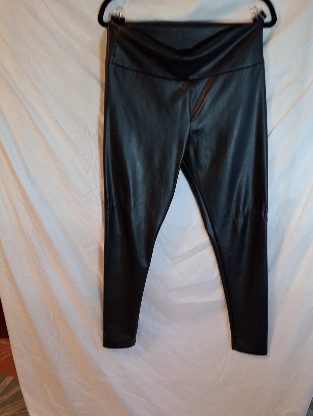 Tagoo High-Waisted Faux Leather Leggings in a women's size XL